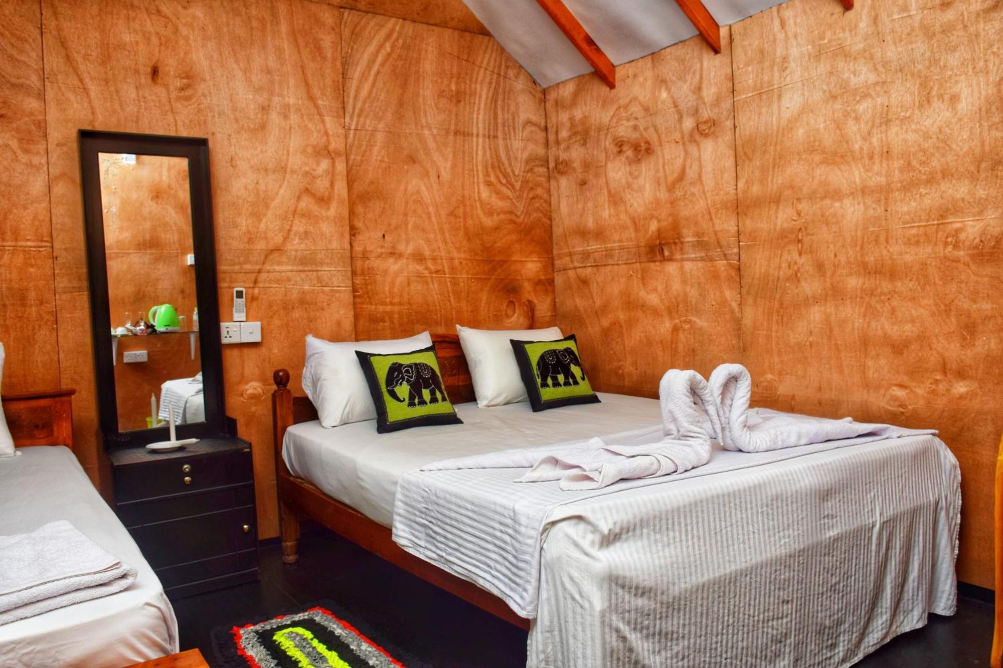 Akash Treehouse Homestay Sigiriya