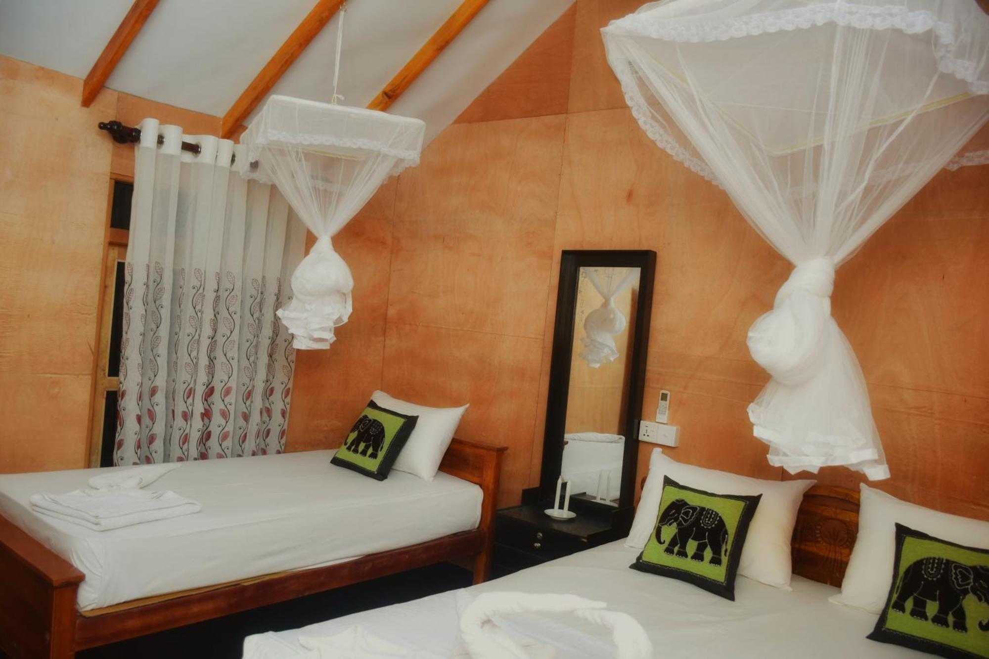Akash Treehouse Homestay *